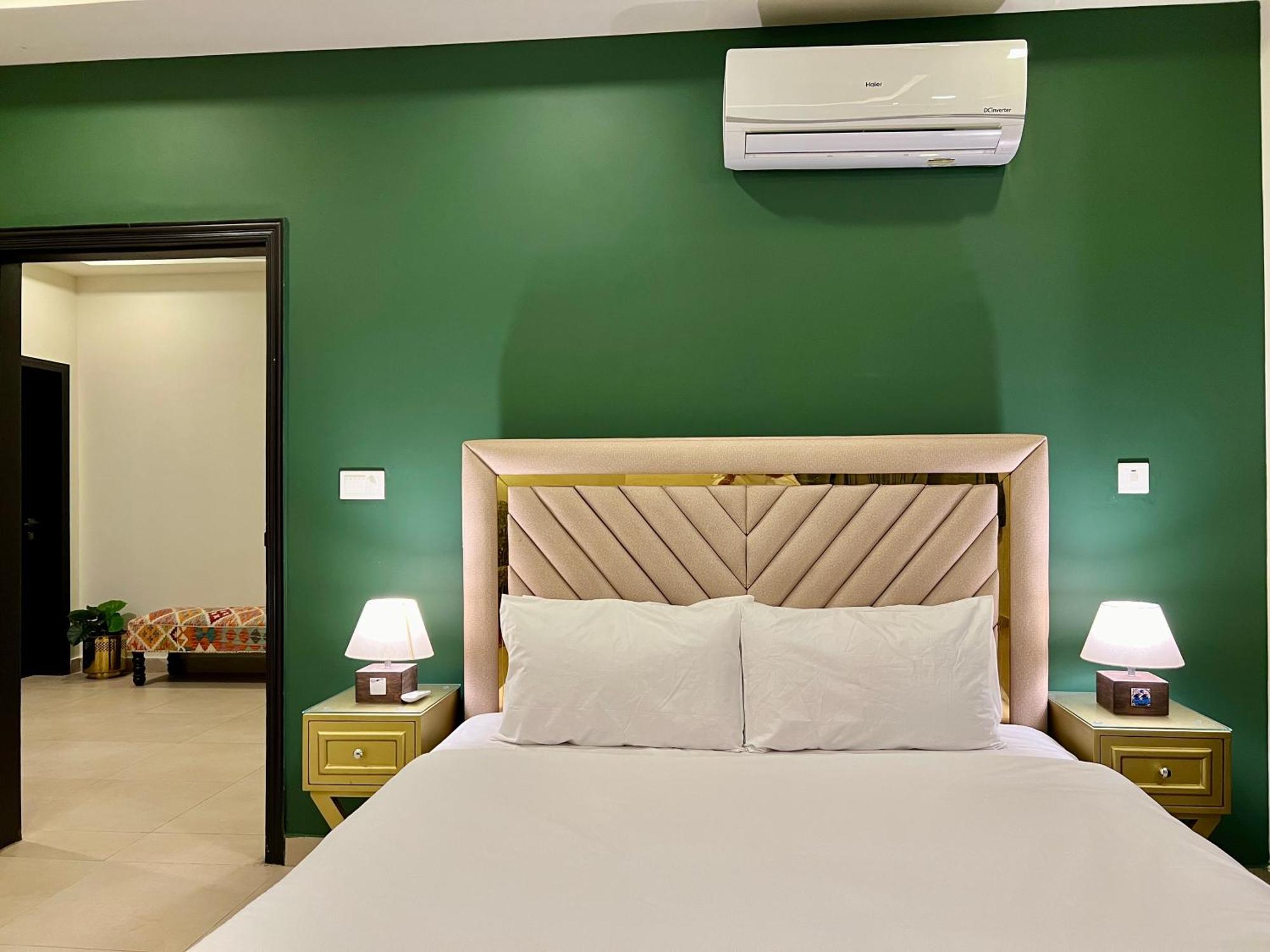 Serenity Corner 4 Bhk Исламабад Экстерьер фото