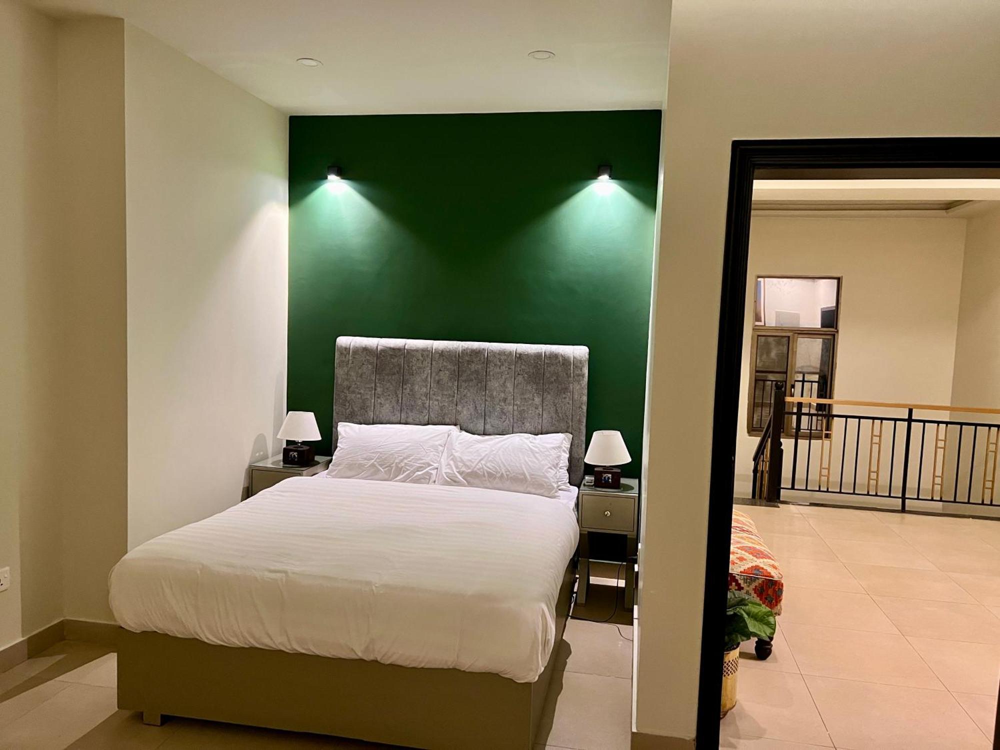 Serenity Corner 4 Bhk Исламабад Экстерьер фото