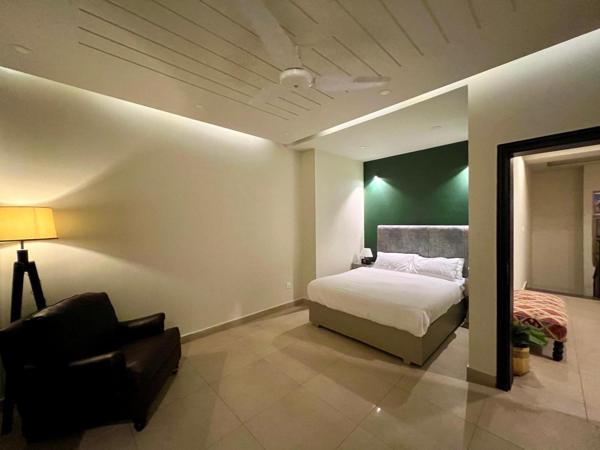 Serenity Corner 4 Bhk Исламабад Экстерьер фото